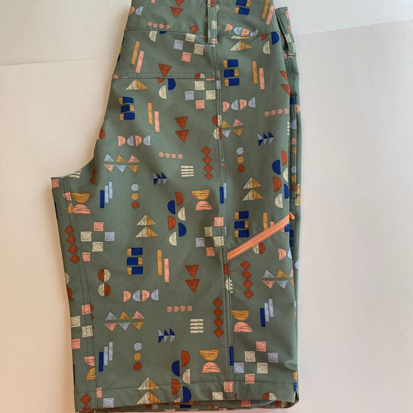 Wild Rye Kaweah Cycle Short Green Geometric Print size 12 women’s EUC - Picture 1 of 12